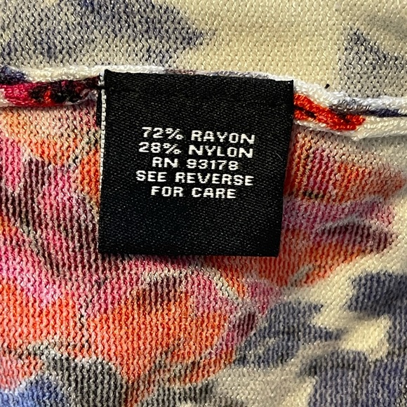 Premise Rose/floral V-neck sweater XL - Picture 4 of 5